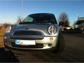Mini Cooper + viel Sonderausstattung + Panorama-Schiebedach u.a.