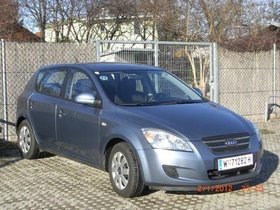 Gelegenheit !   KIA CEE’D CRDI 1,6 COOL servicegepflegt, unfallfrei