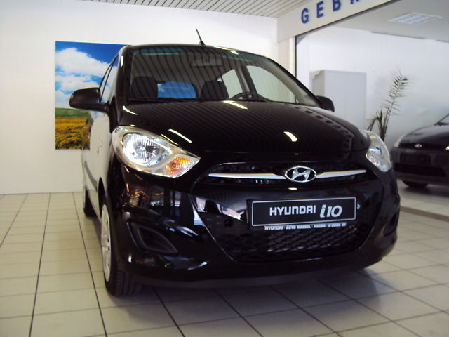 Hyundai I10 1 1 Edition Zusatzpaket Faltdach Alu 10 490 Auto24 De
