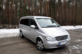 Allrounder, rollendes Büro, Kleinbus, Freizeitmobil mit Dachbett