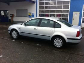 Volkswagen Passat 1.6 Comfortline *TÜV NEU*KLIMAAUTOMATIK*SCHECKHEFT*