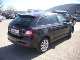 Skoda Rapid Spaceback Elegance Style Paket mit Panoram