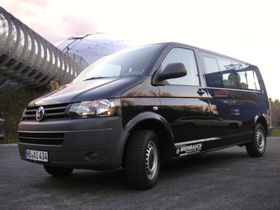 VW T5 Kombi 2.0 TDI 9-Sitzer schwarz ParkPilot