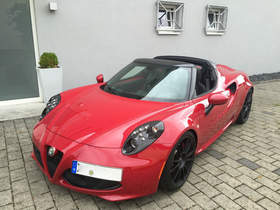 Alfa Romeo Spider 4C