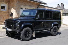 Land Rover Defender 110 SW SE, Black Pack AHK, LED, Luftfederung