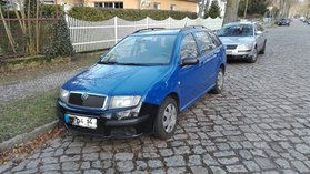 Skoda Fabia blau Erstbesitz