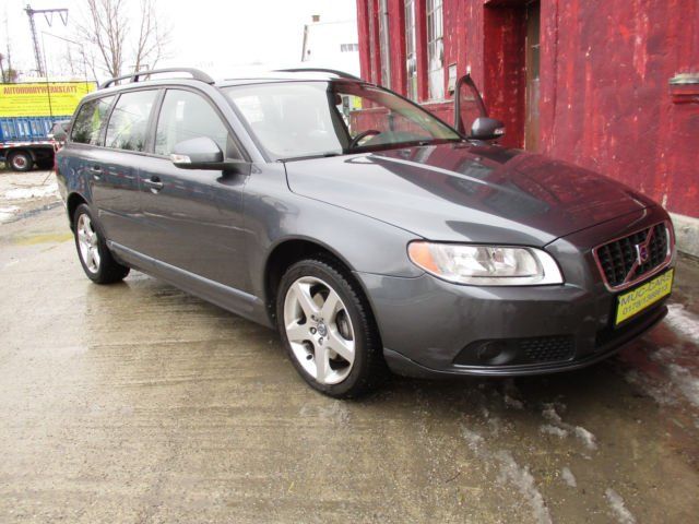 VOLVO V 70 Kombi Momentum D5 neue AHK! DPF! € 9.900 ...