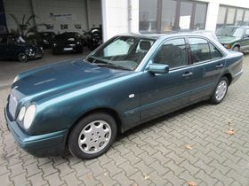 MERCEDES-BENZ E 200 Classic