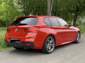BMW M 140i mit Werksgarantie 8fach bereift orig. BMW Alufelgen - 225/245-R18