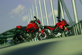 Super gepflegte Ducati Monster 1100 EVO abzugeben!