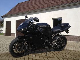 YZF-R1
