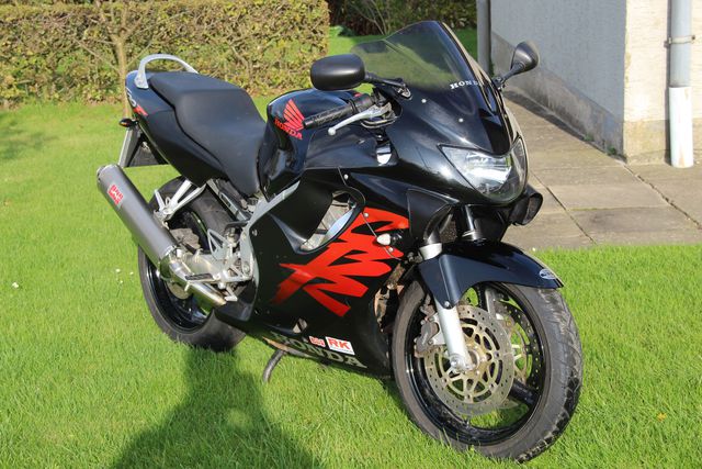 Honda cbr 700