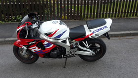 Honda CBR 900 RR SC 33