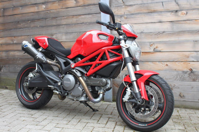 Ducati Monster 696 € 2.790.- - motorrad24.at