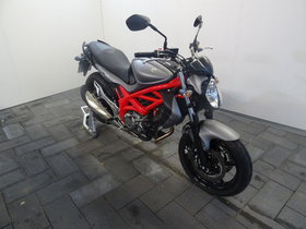 Suzuki Glaudius 650