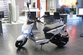SXT Z3 E-Roller 45 km/h Lithium Akku herausnehmbar