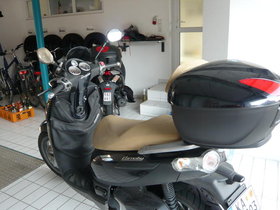 Piaggio Carbany 125