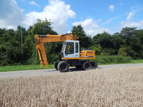 Liebherr A902