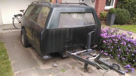 AUDI A6 Avant aufwändiger eigenbau Anhänger auf Wilk Wohnwagen Achse gebremst 