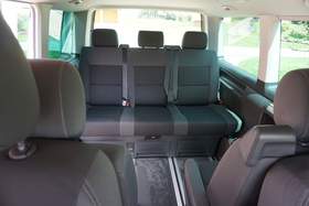 VW Multivan Spezial 2.0 TDI Bluemotion 170 PS, Klima, AHK, 8 Fach bereift