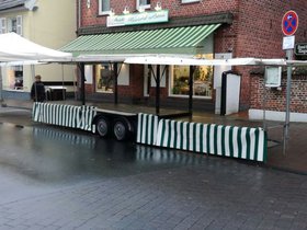 Deckers Verkaufsanhänger Marktanhänger 9 m Verkaufsbreite top!