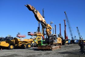 LIEBHERR R 944 C Tunel / Reis Zahn / jaweed.eu
