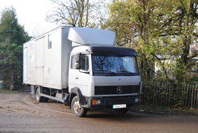Mercedes-Benz 817